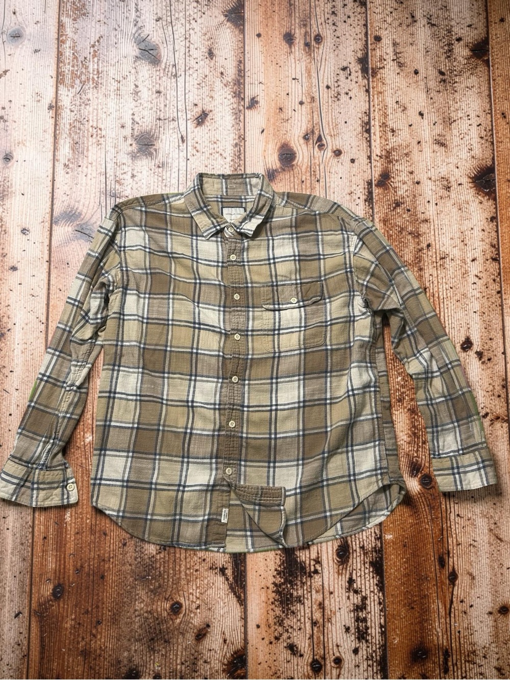 American Eagle Outfitters Brown Plaid Button-Down Shirt